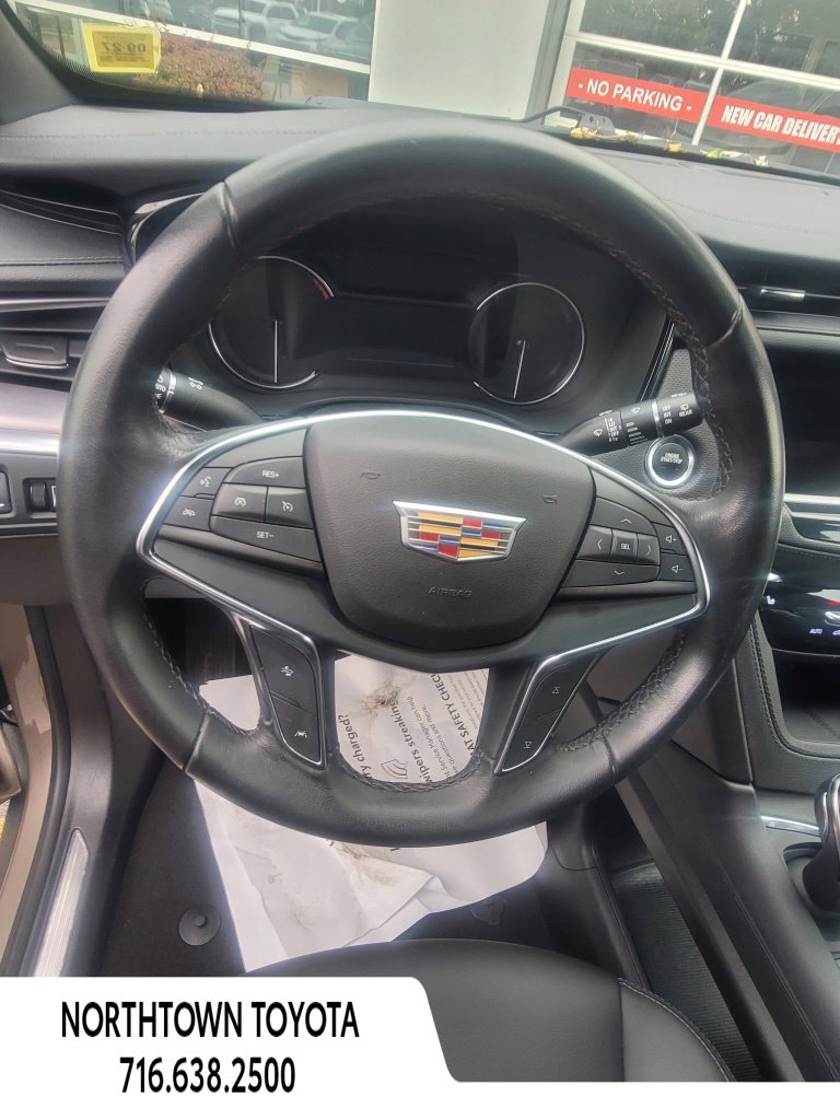 Used 2022 Cadillac XT5 Luxury w/ LPO, Floor Liner Package AWD/4WD image 27