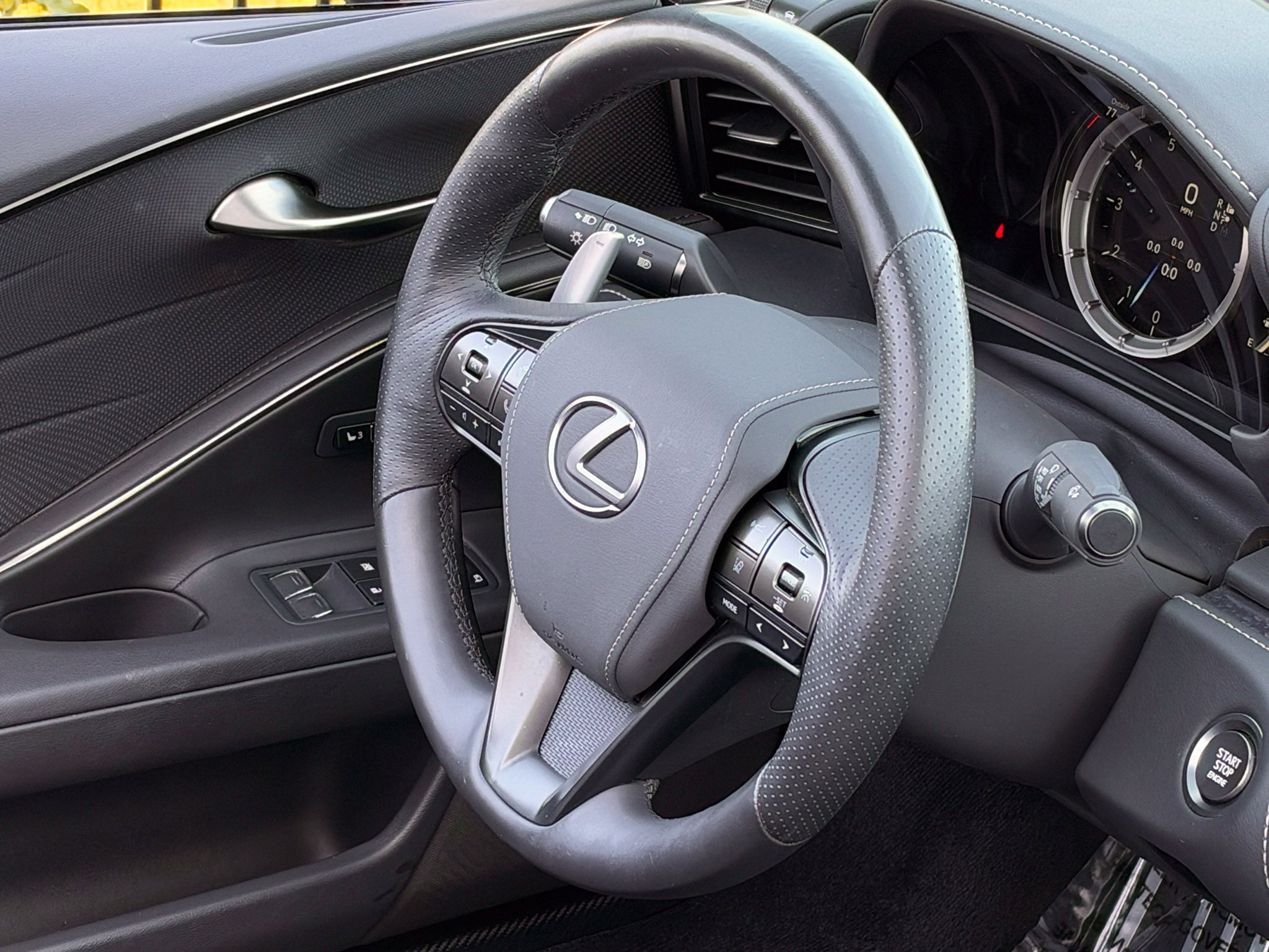 Used 2023 Lexus LC 500 Convertible w/ Touring Package RWD image 22