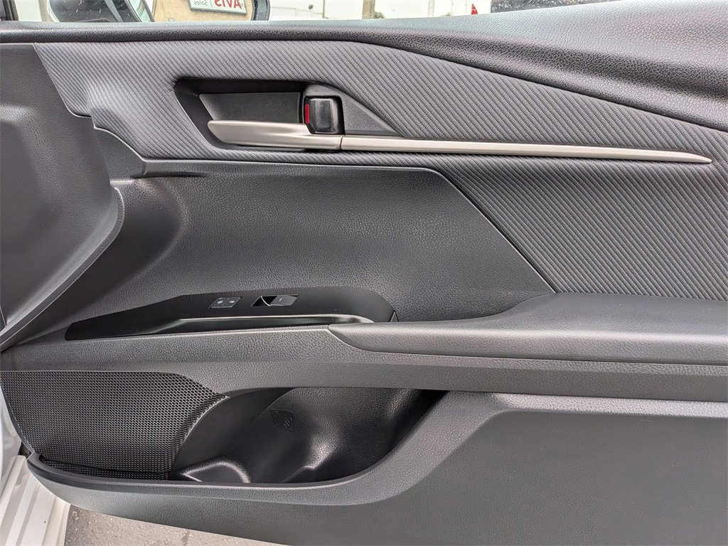 Used 2025 Toyota Camry LE image 31