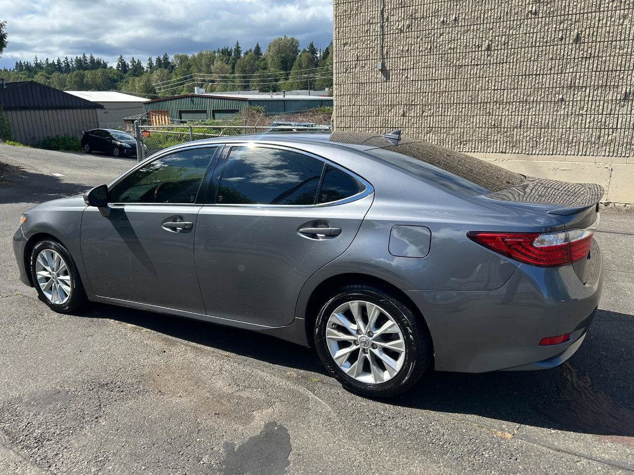 Used 2013 Lexus ES 300h w/ Premium Pkg FWD image 7