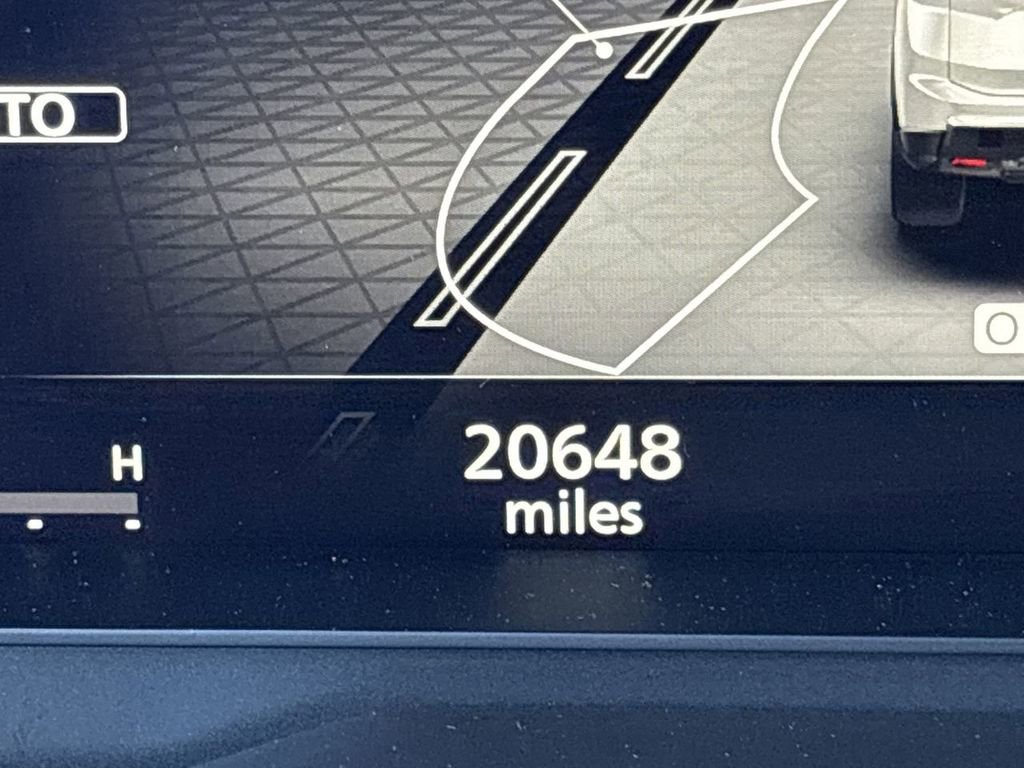 Used 2025 Nissan Rogue Platinum w/ Platinum Premium Package image 12