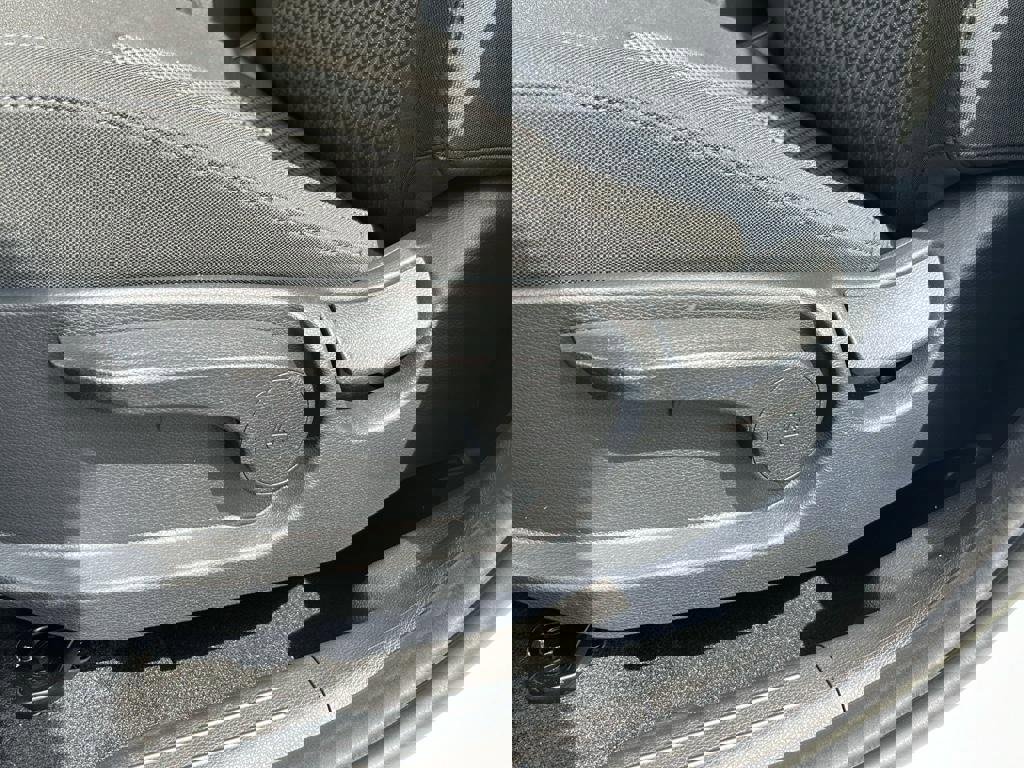 New 2025 Kia Sportage LX image 18