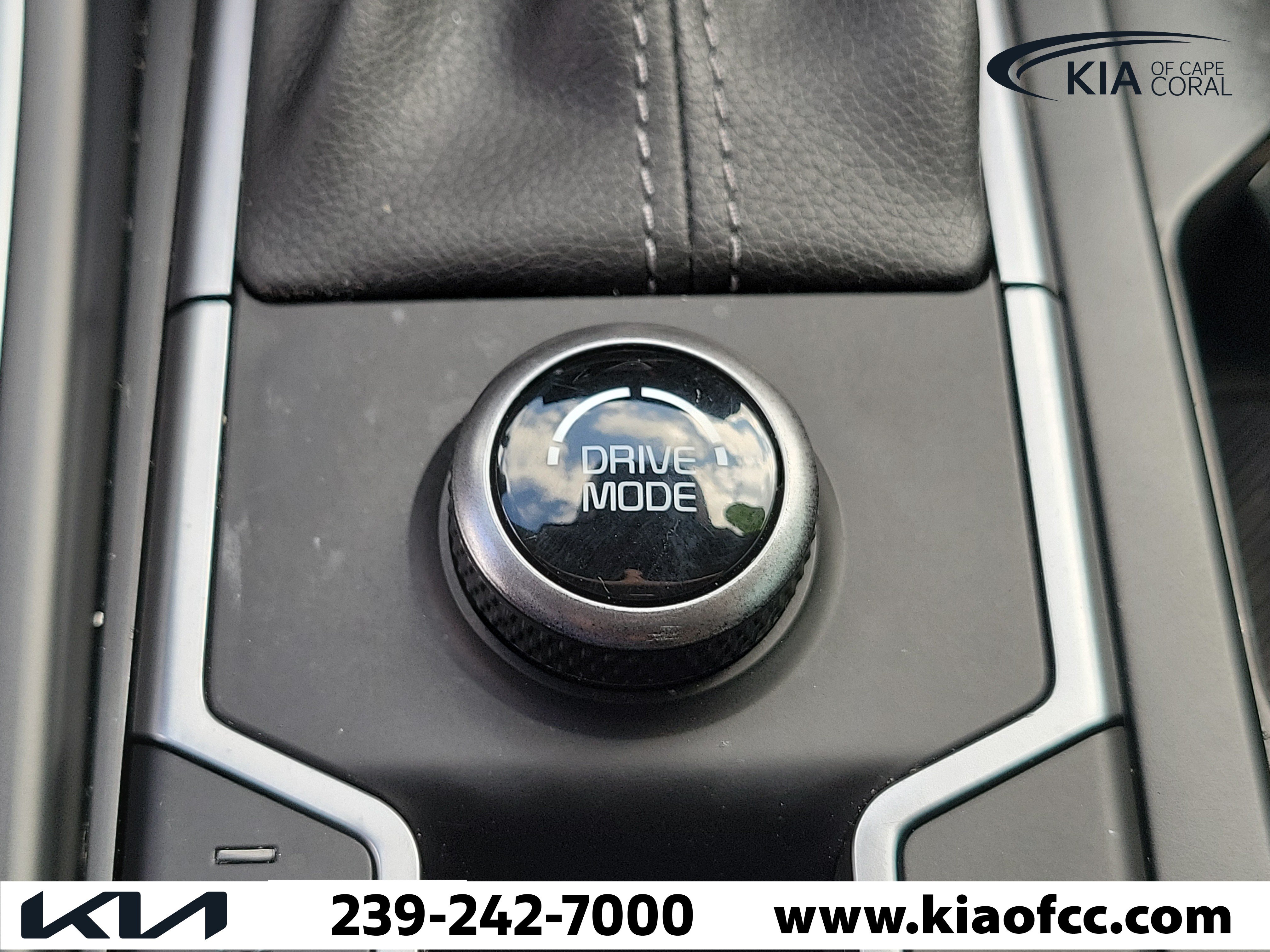 Used 2025 Kia Sorento LX FWD image 29