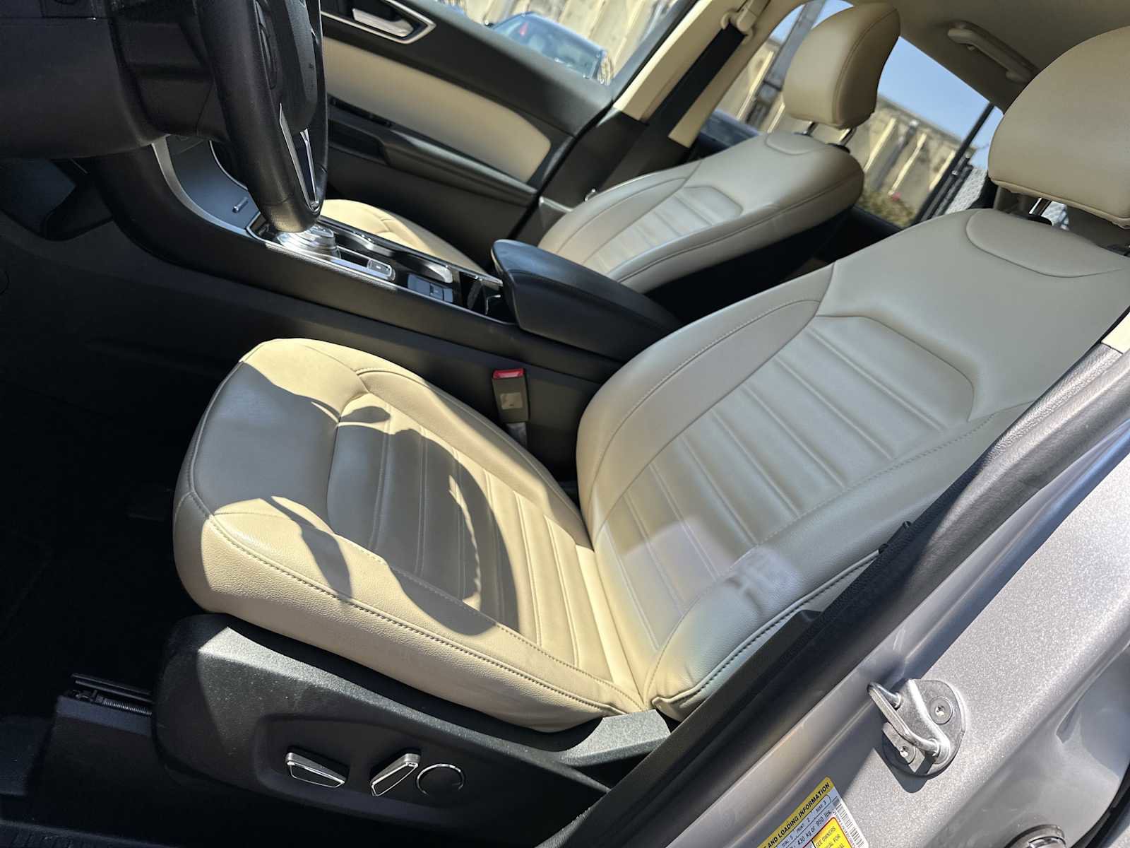 Used 2019 Ford Edge SEL w/ Equipment Group 201A image 9