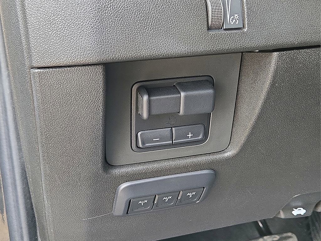 Used 2025 Chevrolet Colorado Trail Boss w/ Midnight Edition image 20