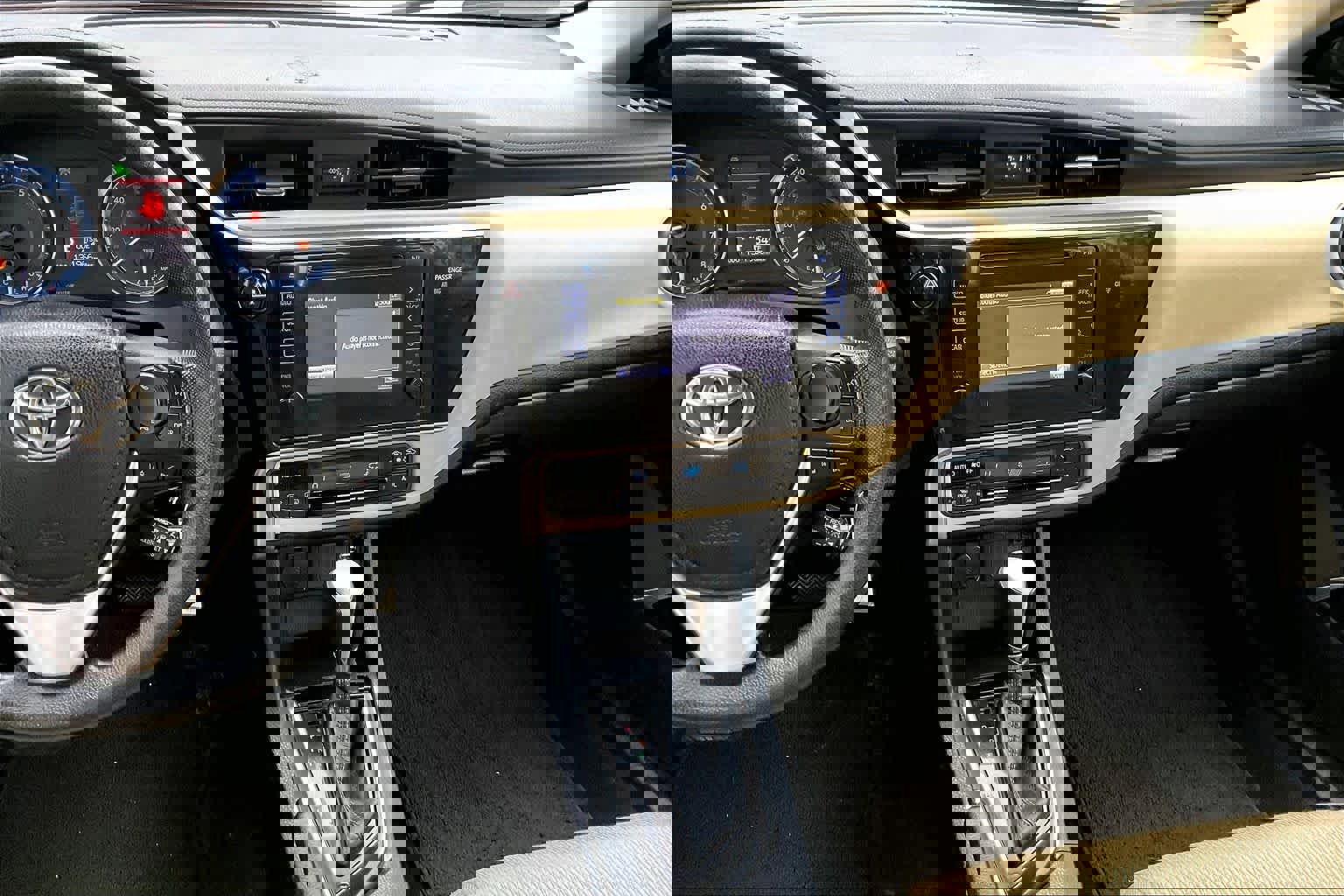 Used 2017 Toyota Corolla LE image 7