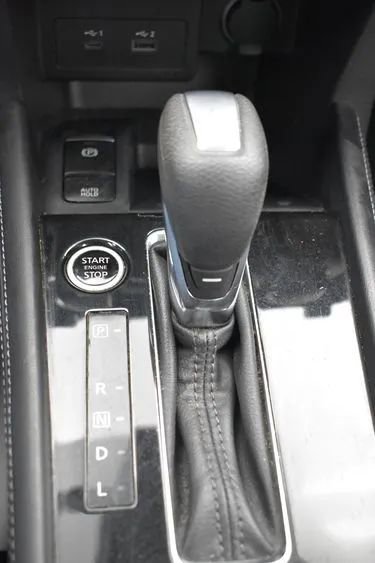 Used 2023 Nissan Kicks SR w/ SR Premium Package FWD image 34