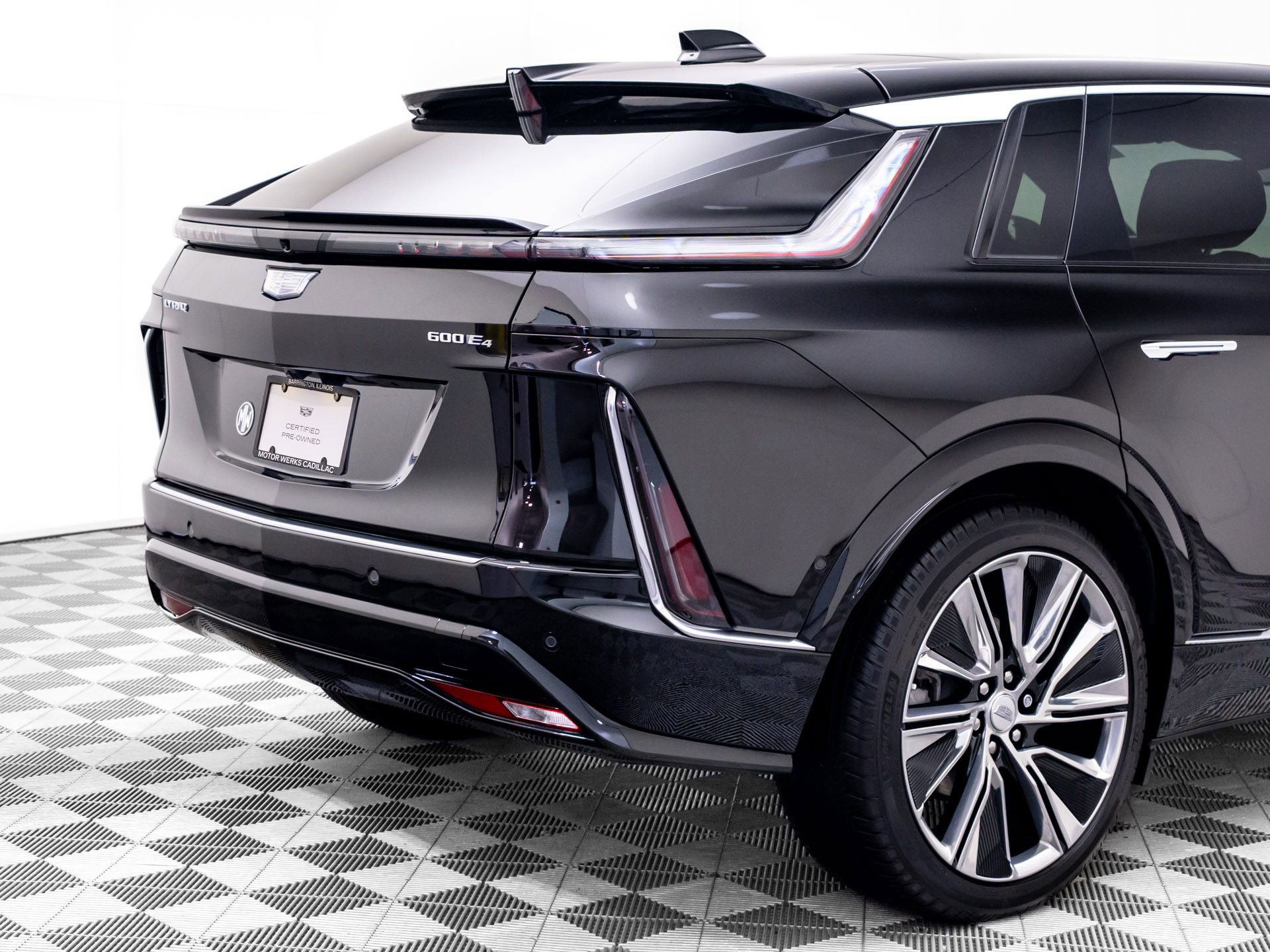 Used 2025 Cadillac Lyriq Luxury w/ LPO, Floor Liner Package AWD/4WD image 39