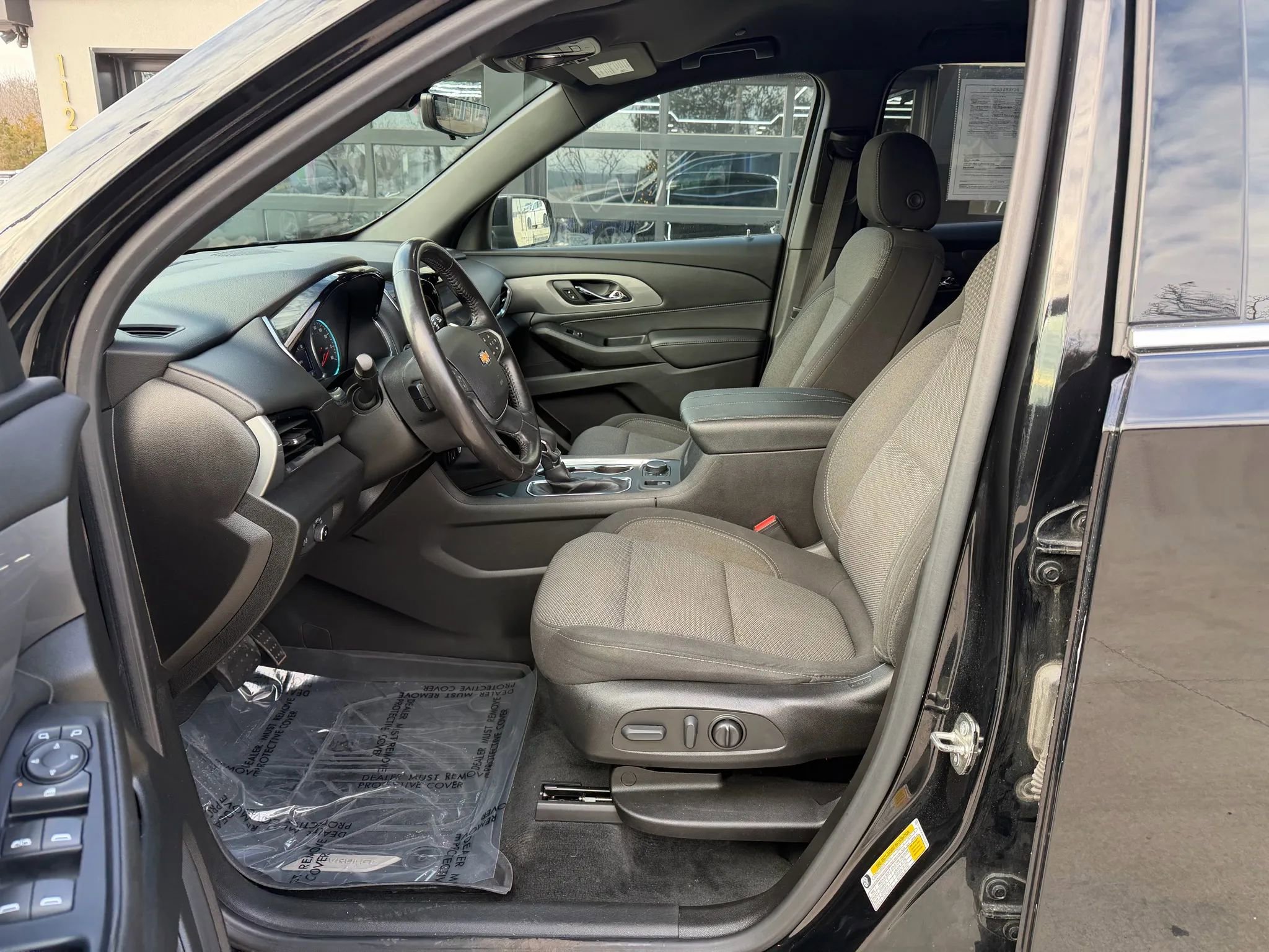 Used 2022 Chevrolet Traverse LT image 15