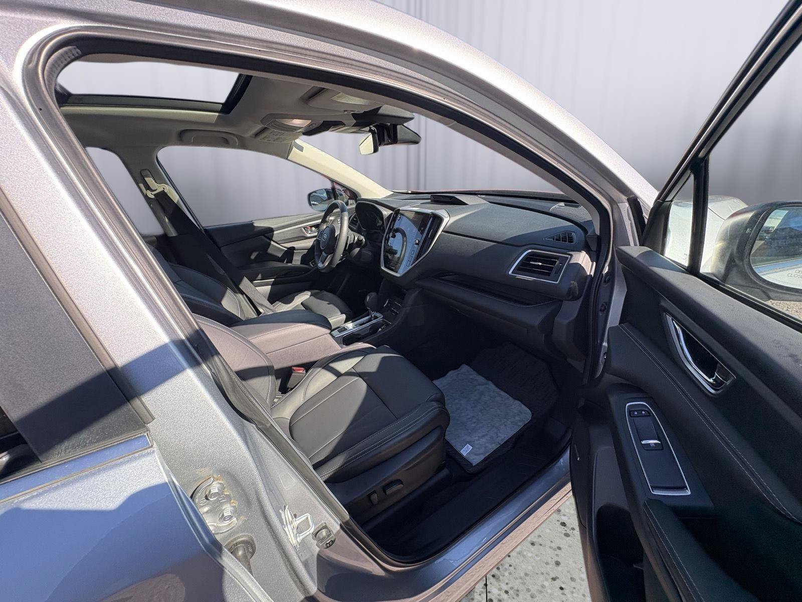 Used 2025 Subaru Ascent Limited AWD/4WD image 15