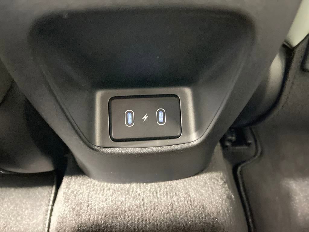 New 2025 Hyundai Elantra Limited image 29