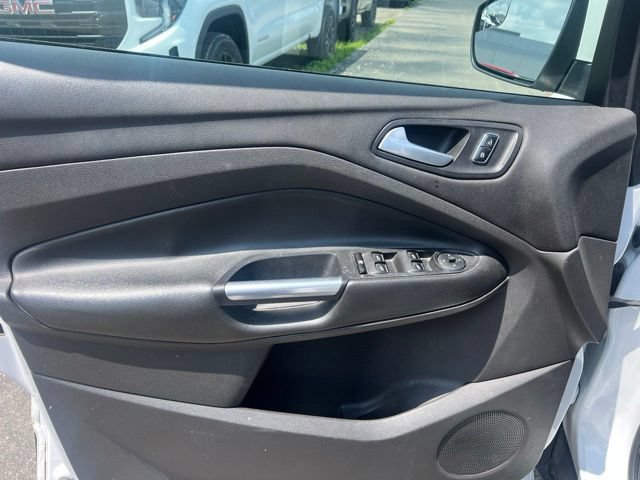Used 2015 Ford Escape SE w/ Equipment Group 201A FWD image 17