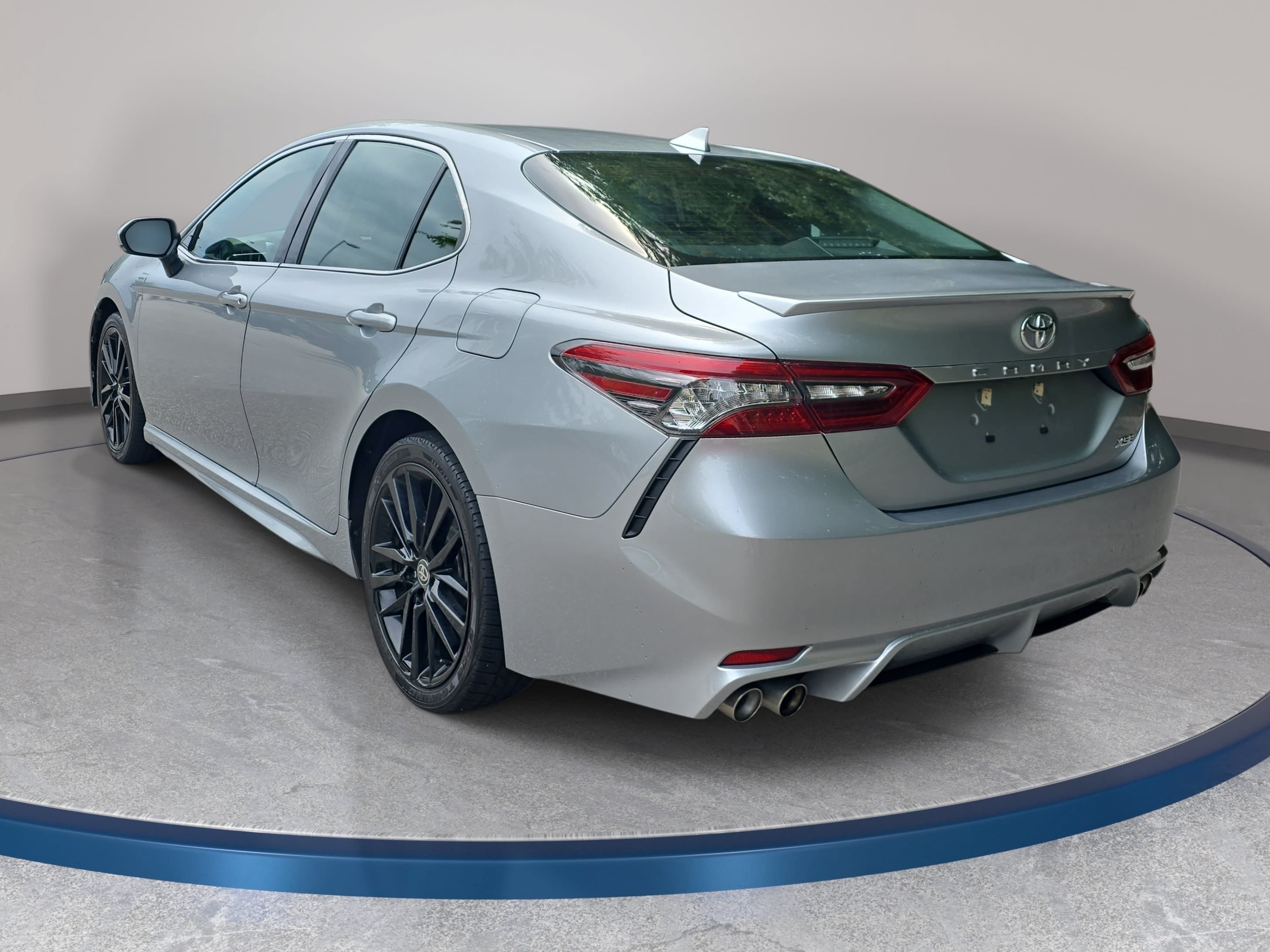 Used 2023 Toyota Camry XSE FWD image 7
