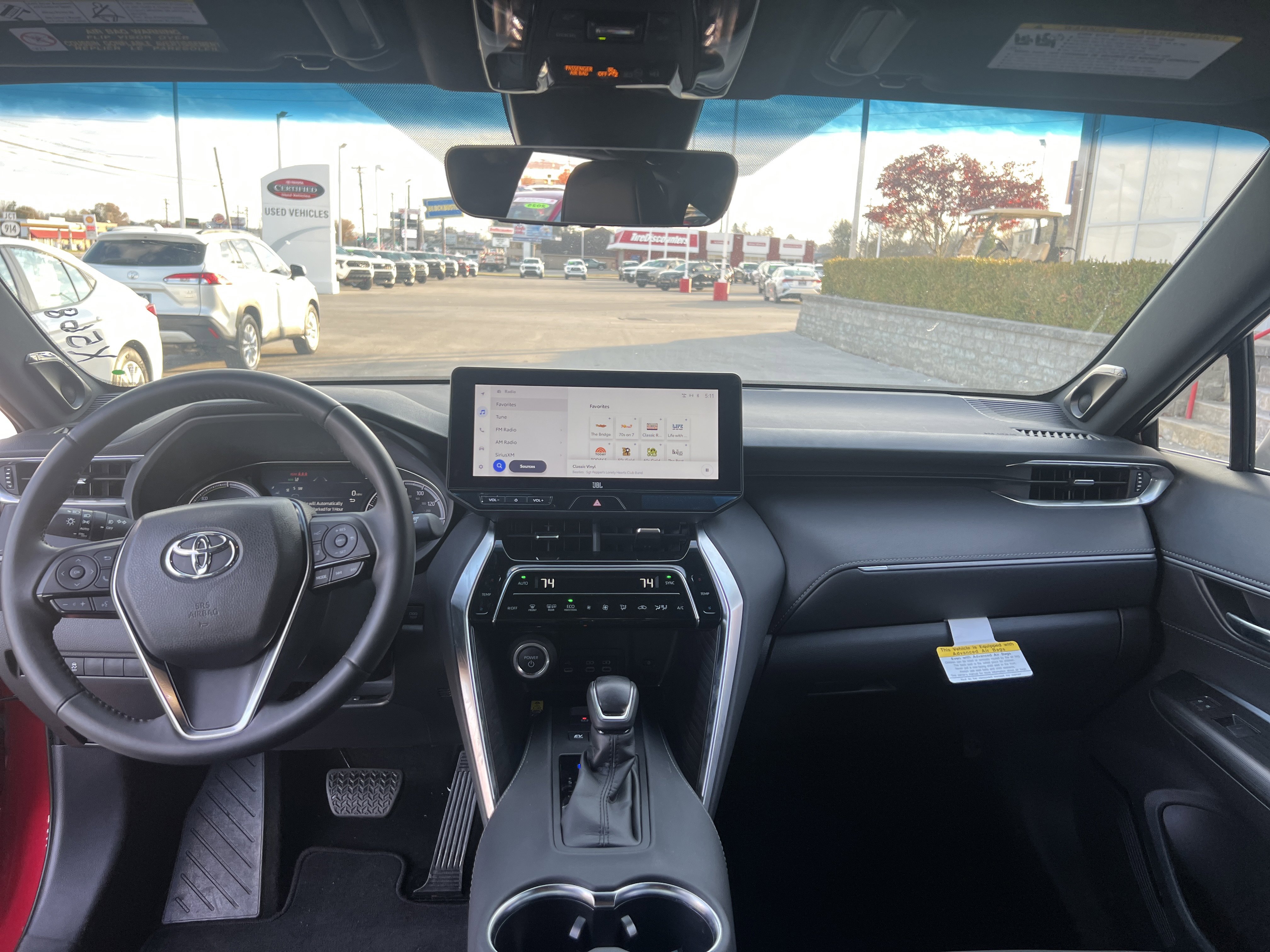 Certified 2024 Toyota Venza XLE image 4