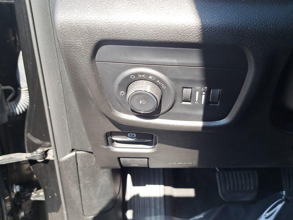 Certified 2021 Jeep Grand Cherokee L Limited AWD/4WD image 28