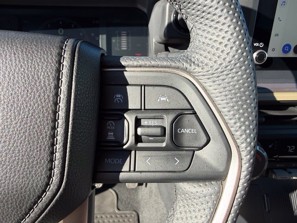 Used 2025 Toyota Tacoma SR5 AWD/4WD image 20