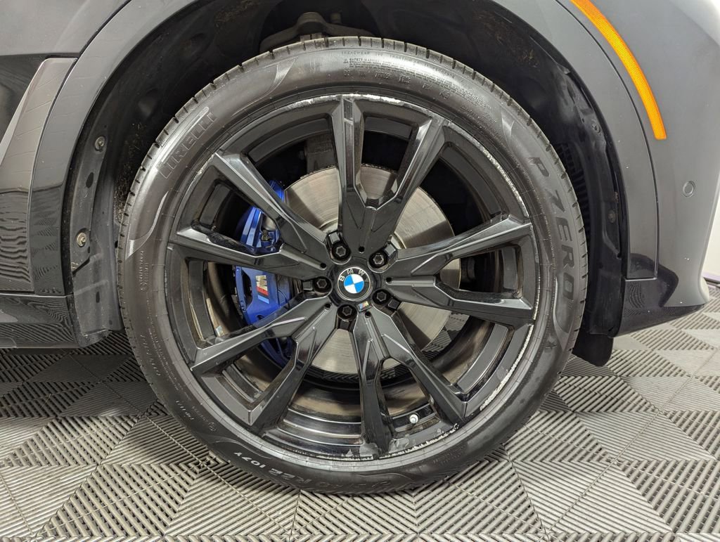 Used 2021 BMW X7 M50i image 32