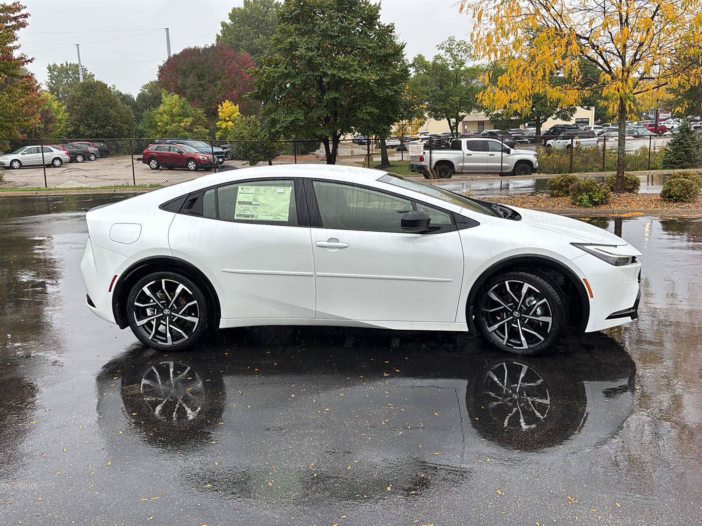 New 2027 Toyota Prius Plug-In Hybrid FWD image 9