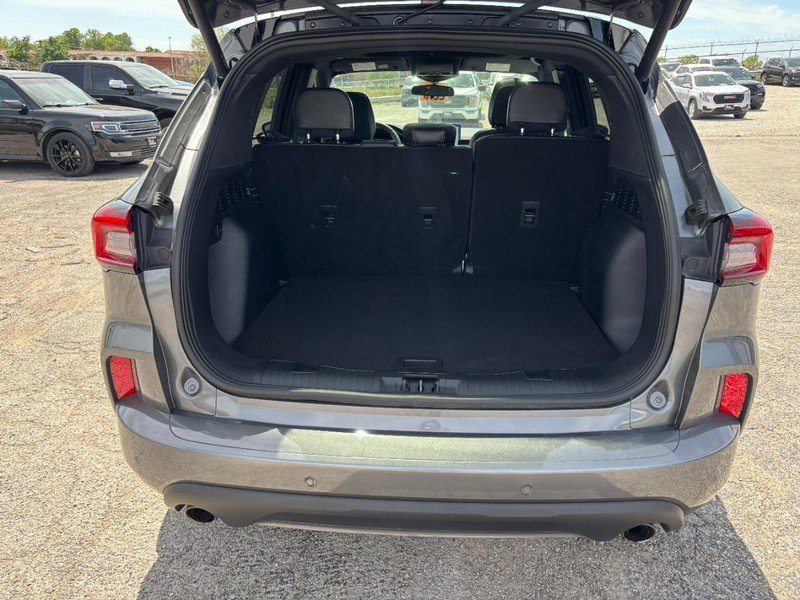 Used 2024 Ford Escape ST-Line w/ Tech Pack #1 AWD/4WD image 11