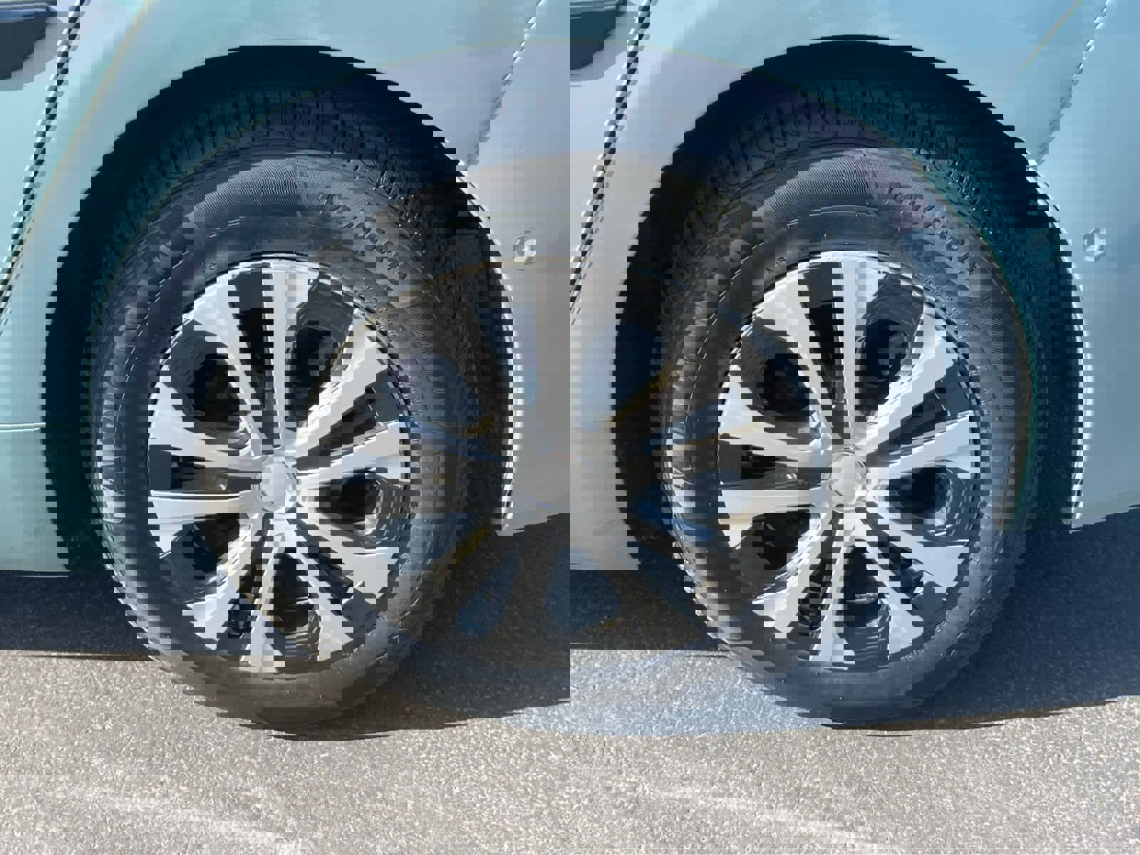 Used 2022 Toyota Prius XLE w/ Advanced Technology Package image 14