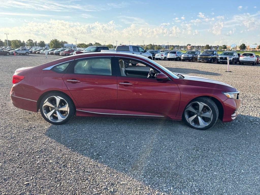 Used 2018 Honda Accord Touring image 12