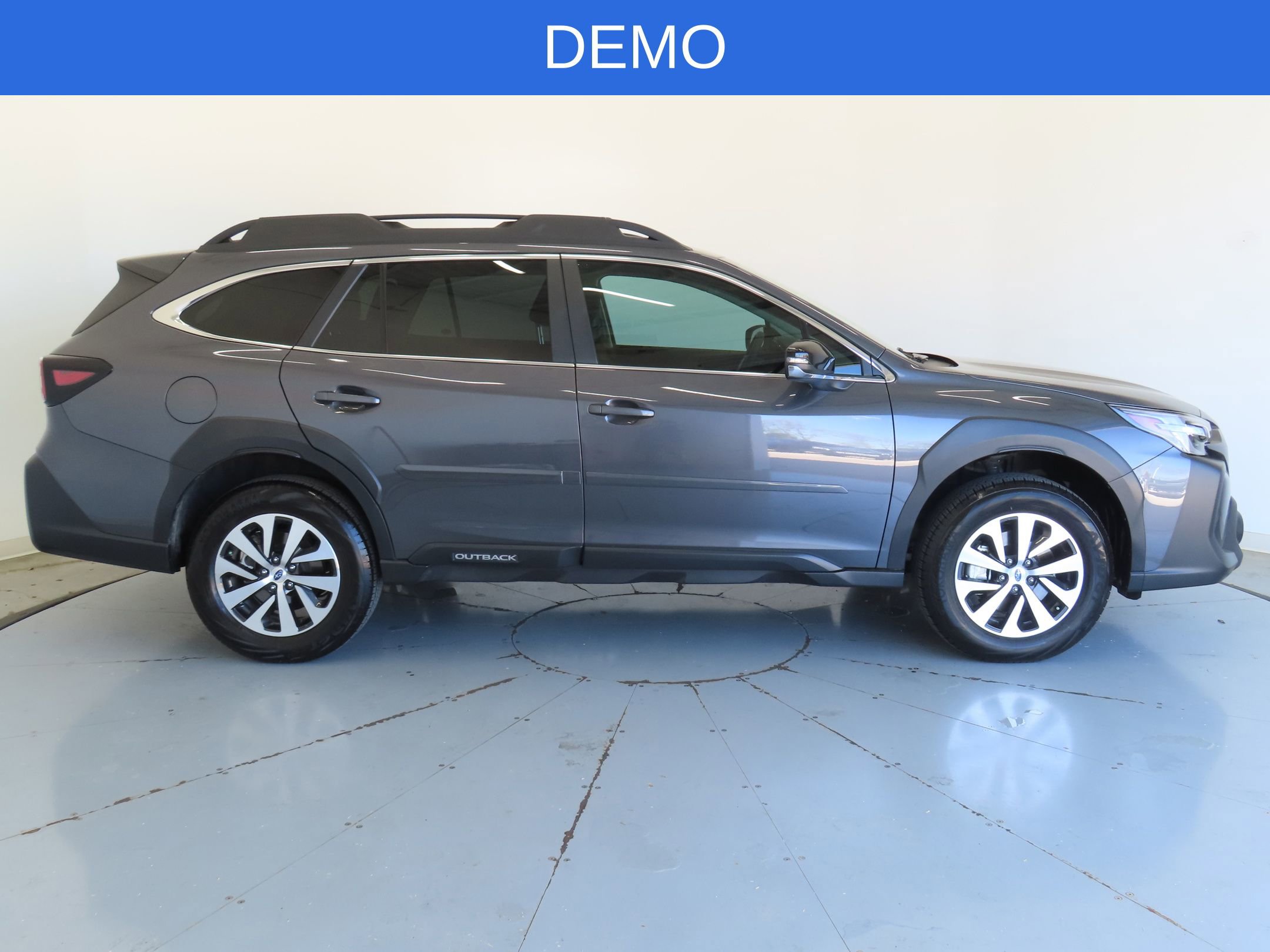 Used 2025 Subaru Outback Premium AWD/4WD image 2