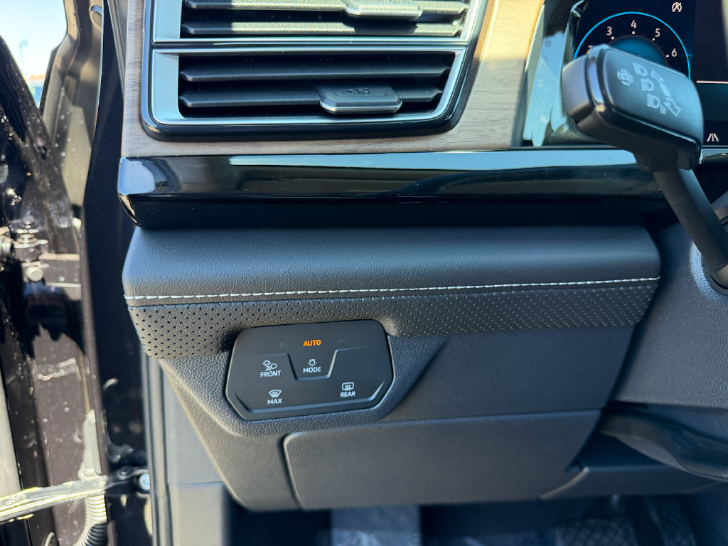 New 2026 Volkswagen Atlas SE FWD image 19
