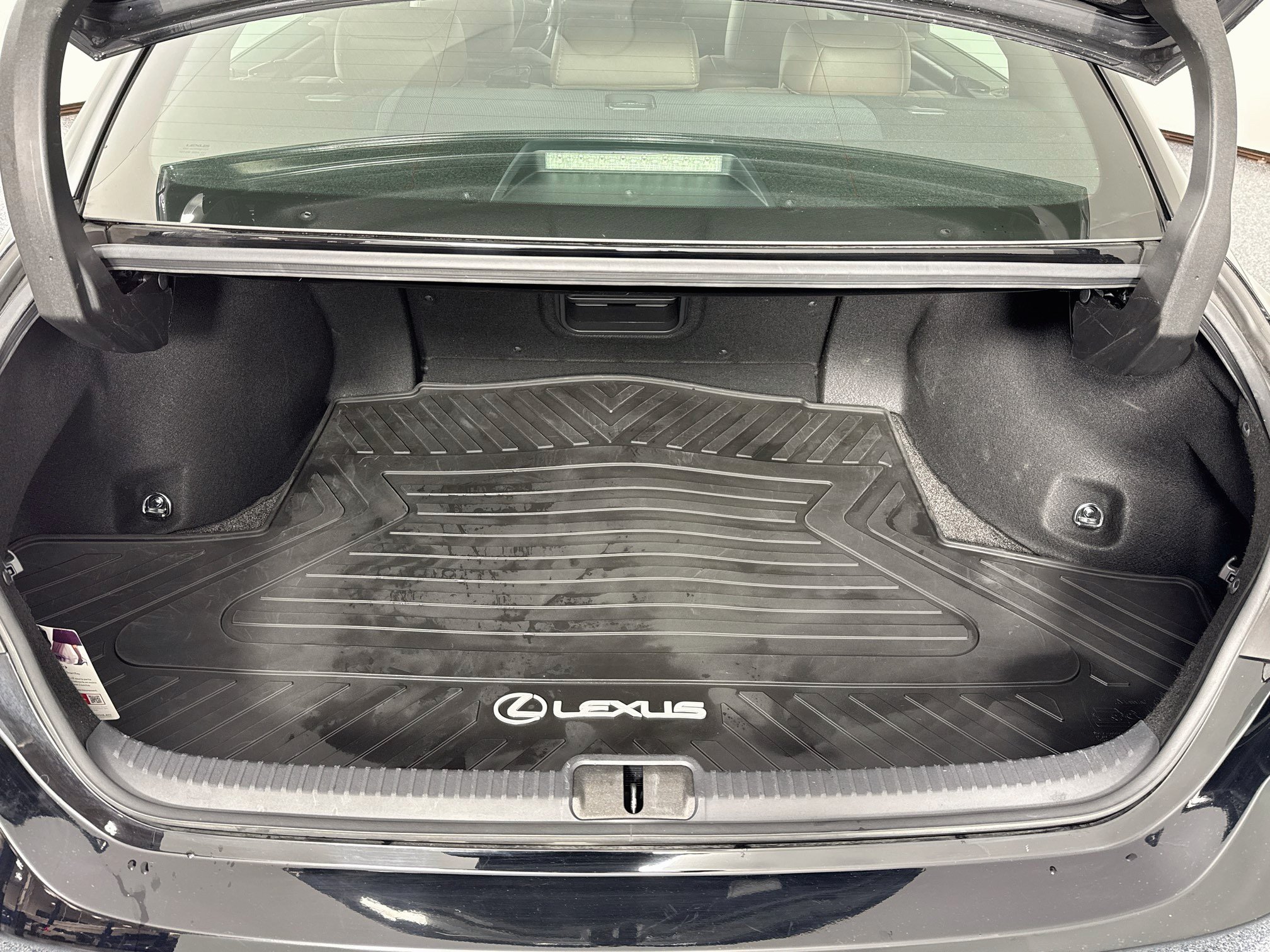 Used 2022 Lexus ES 300h w/ Accessory Package FWD image 27