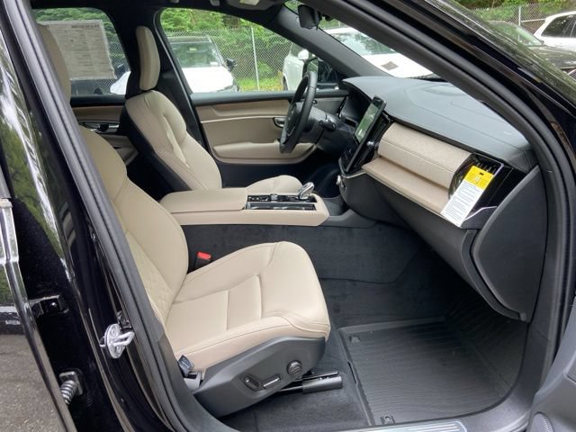 New 2026 Volvo XC90 B6 Plus w/ Protection Package Premier AWD/4WD image 18