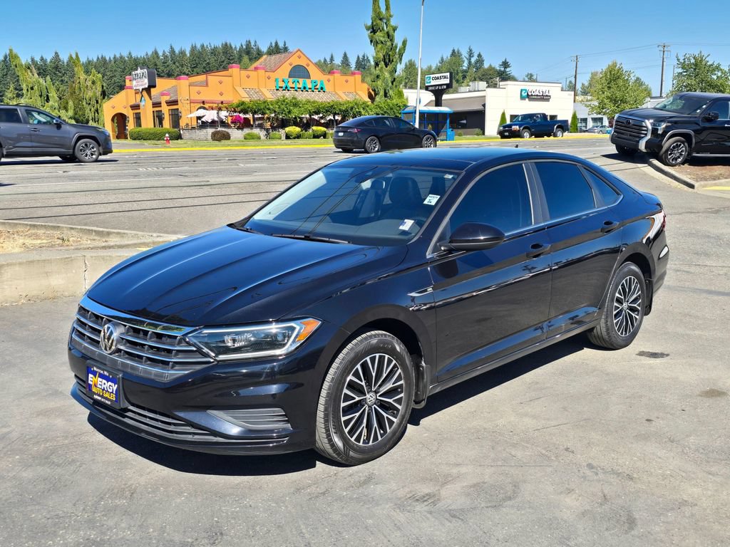 Used 2019 Volkswagen Jetta SEL w/ Cold Weather Package FWD image 3