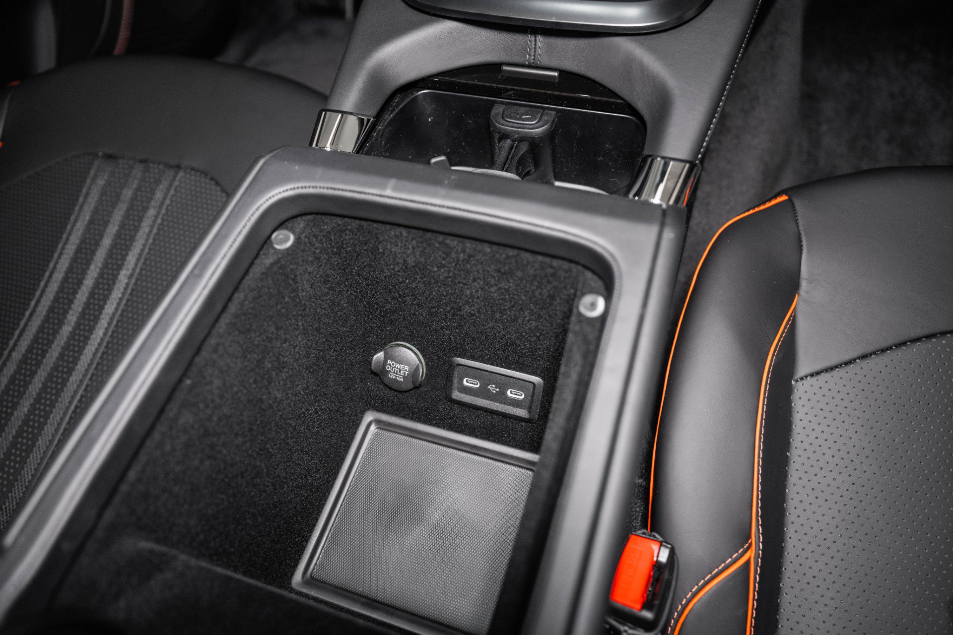 Used 2025 Aston Martin DBX 707 image 51