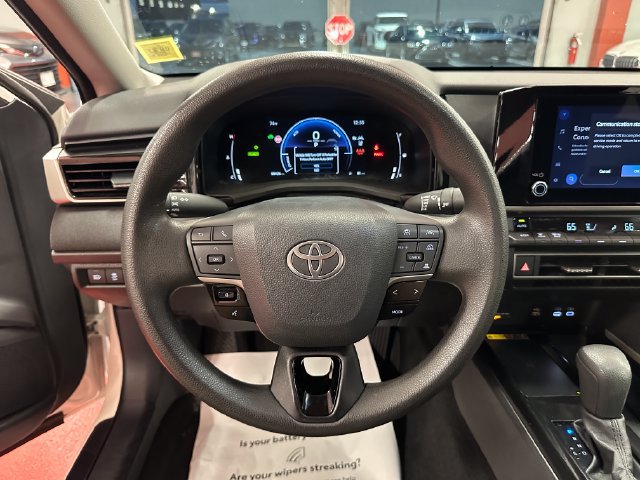 Used 2025 Toyota Camry LE FWD image 18