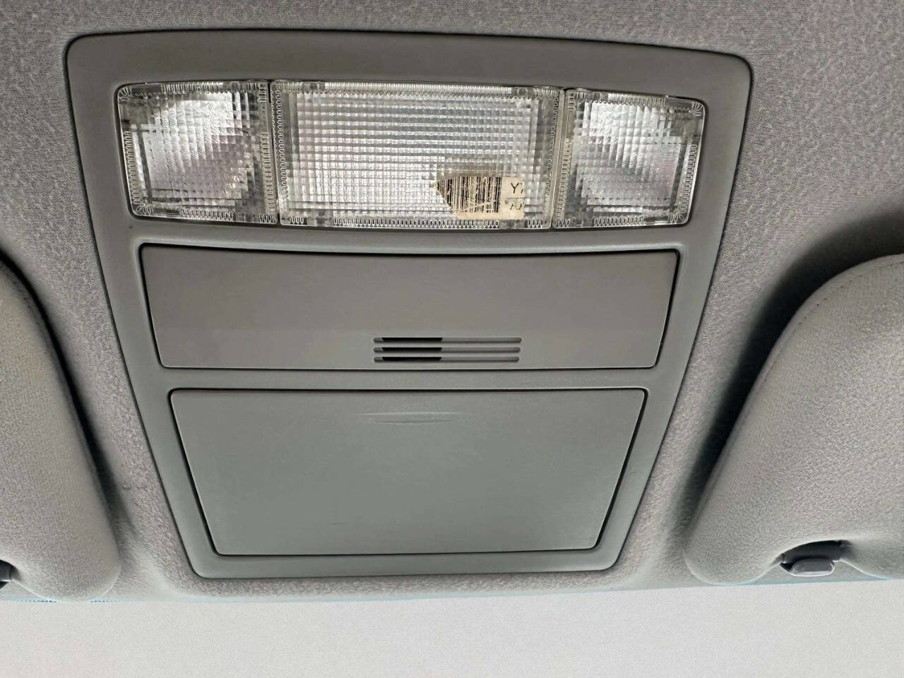 Used 2009 Toyota Camry LE FWD image 29