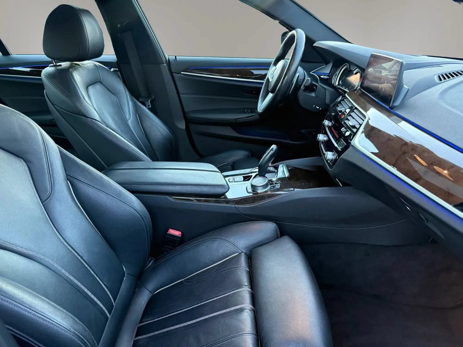 Used 2019 BMW 530i w/ M Sport Package RWD image 28