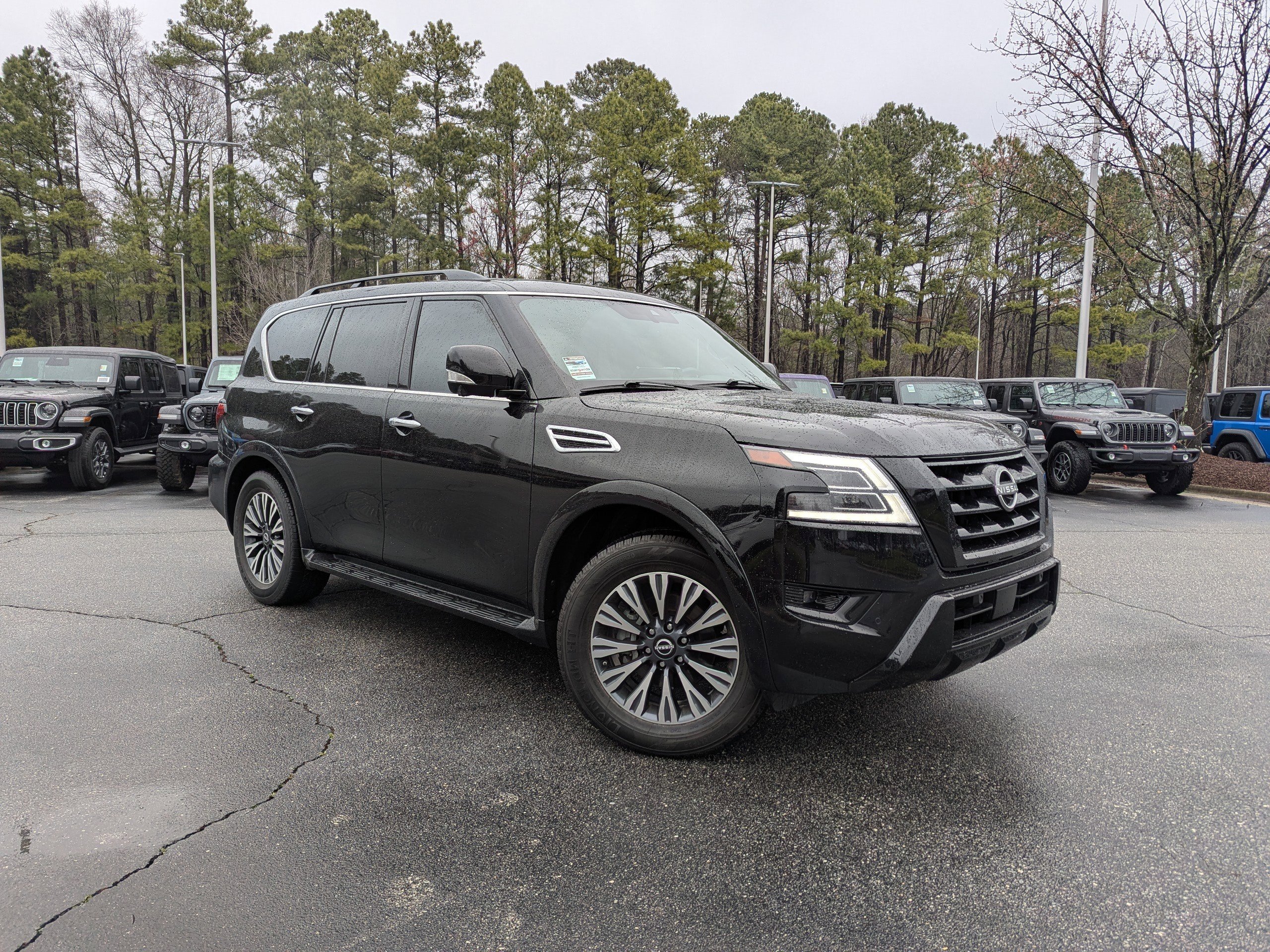 Used 2023 Nissan Armada SL w/ Midnight Edition Package image 3