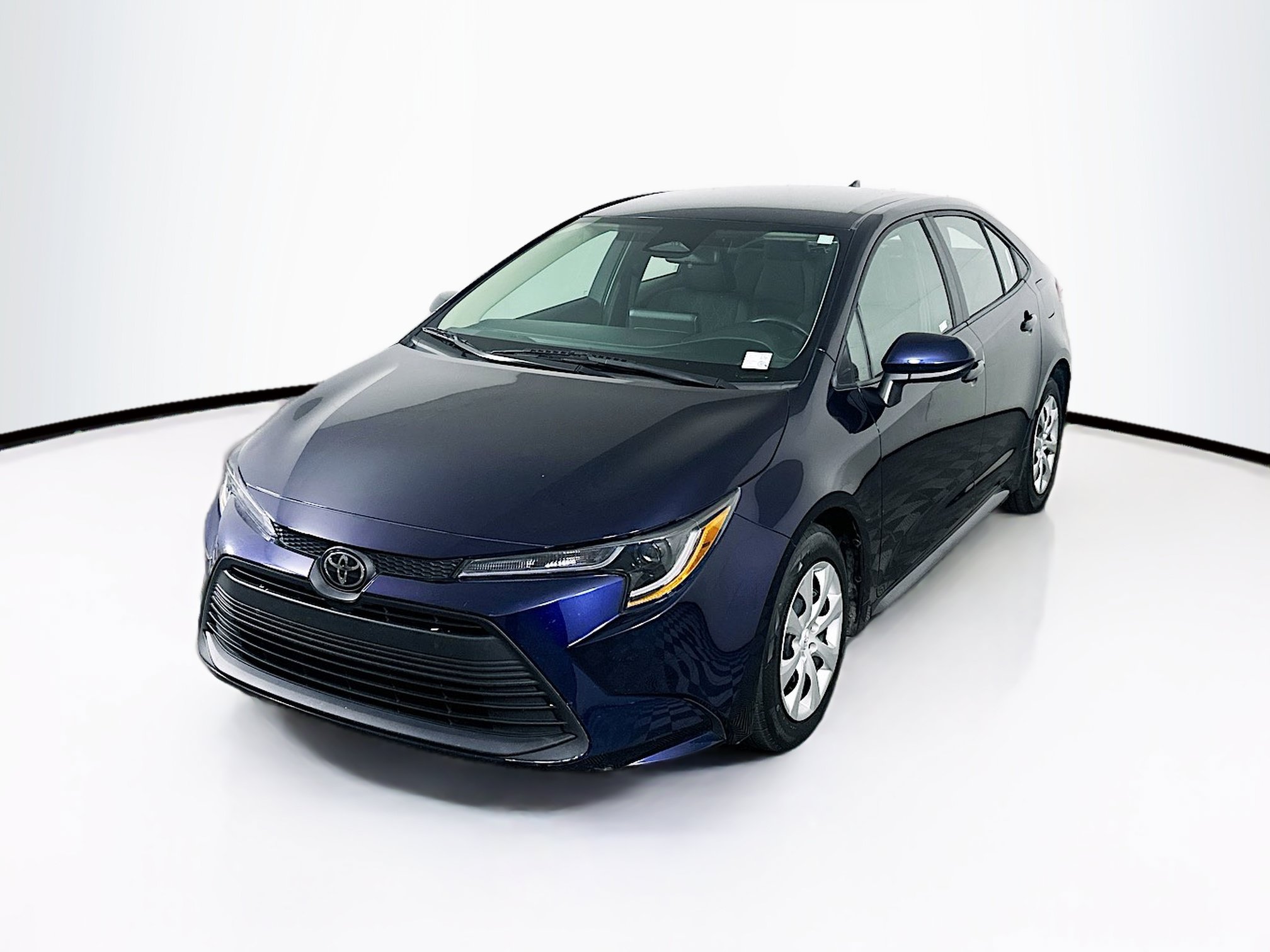 Used 2024 Toyota Corolla LE FWD image 3