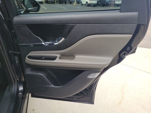 Certified 2024 Lincoln Corsair AWD w/ Equipment Group 101A image 27