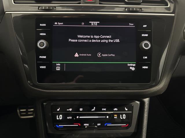 Certified 2024 Volkswagen Tiguan SE R-Line image 24