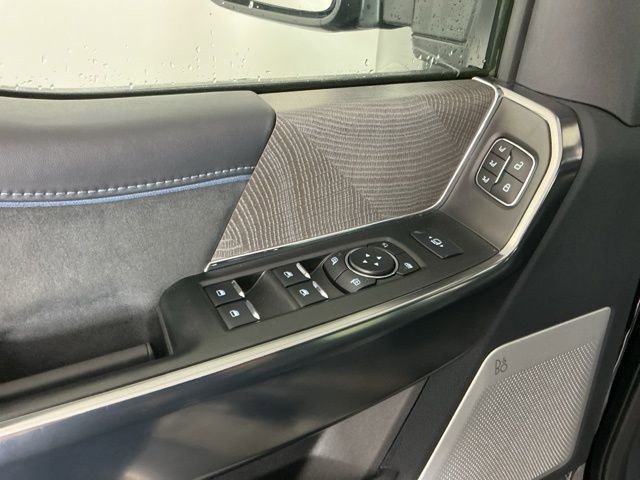 Certified 2025 Ford F450 Platinum w/ FX4 Off-Road Package image 17