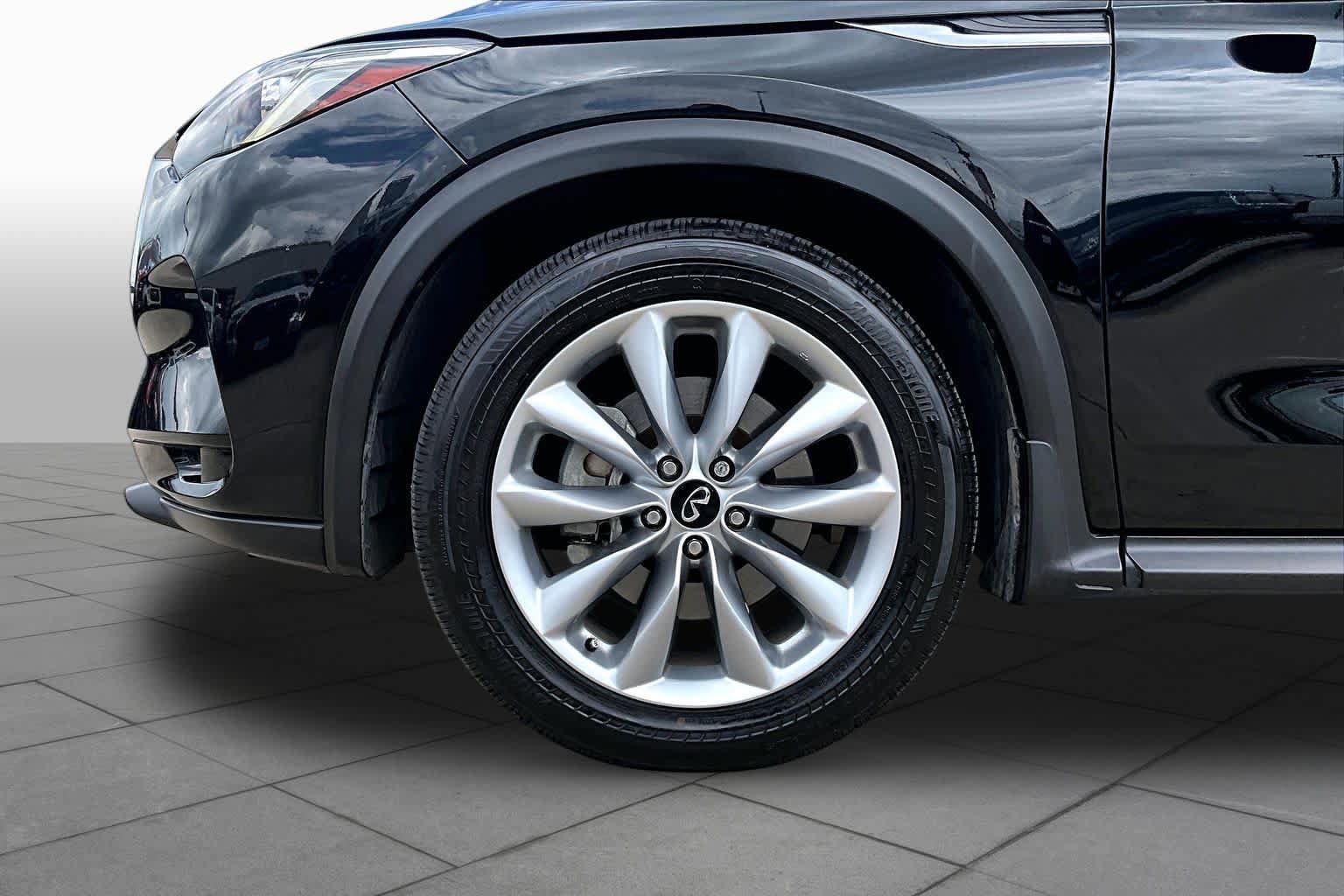 Used 2020 INFINITI QX50 Luxe w/ Navigation Package FWD image 11