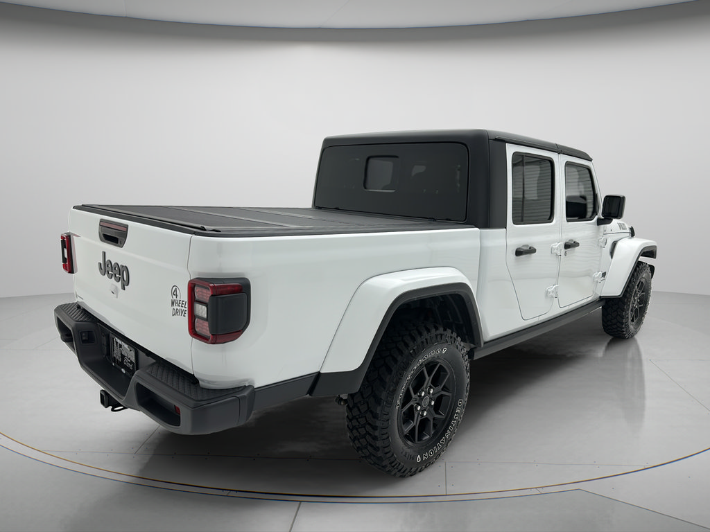 Used 2024 Jeep Gladiator Willys AWD/4WD image 5