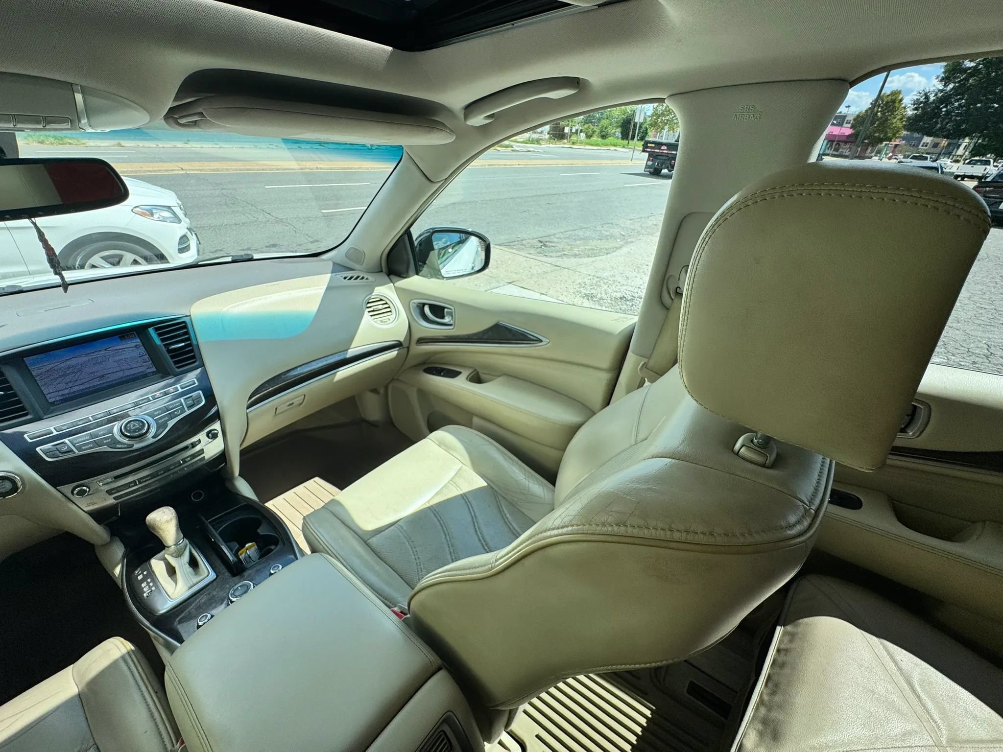 Used 2013 INFINITI JX35 AWD w/ Premium Pkg image 25