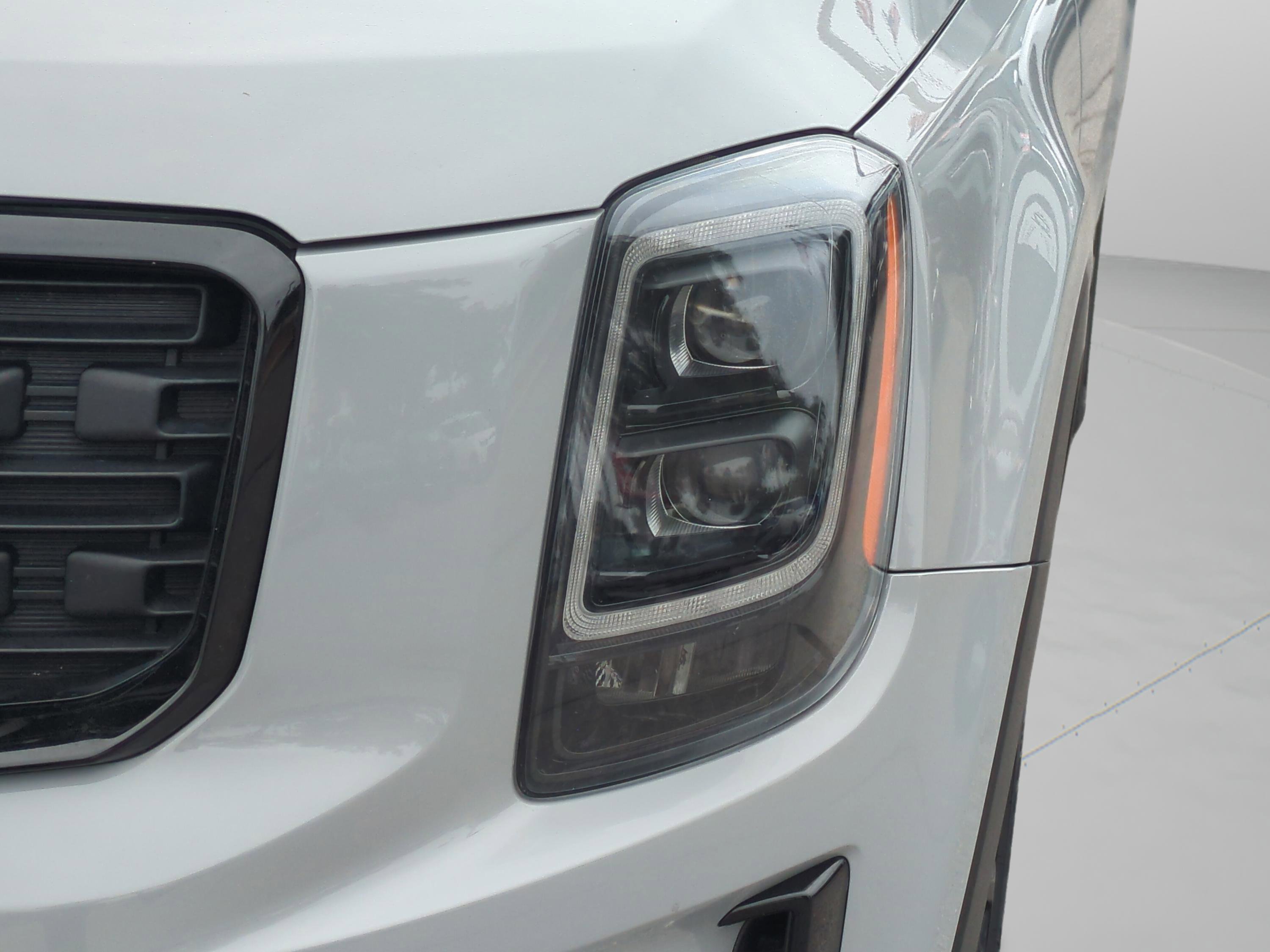 Certified 2022 Kia Telluride SX w/ Nightfall Edition Package image 10