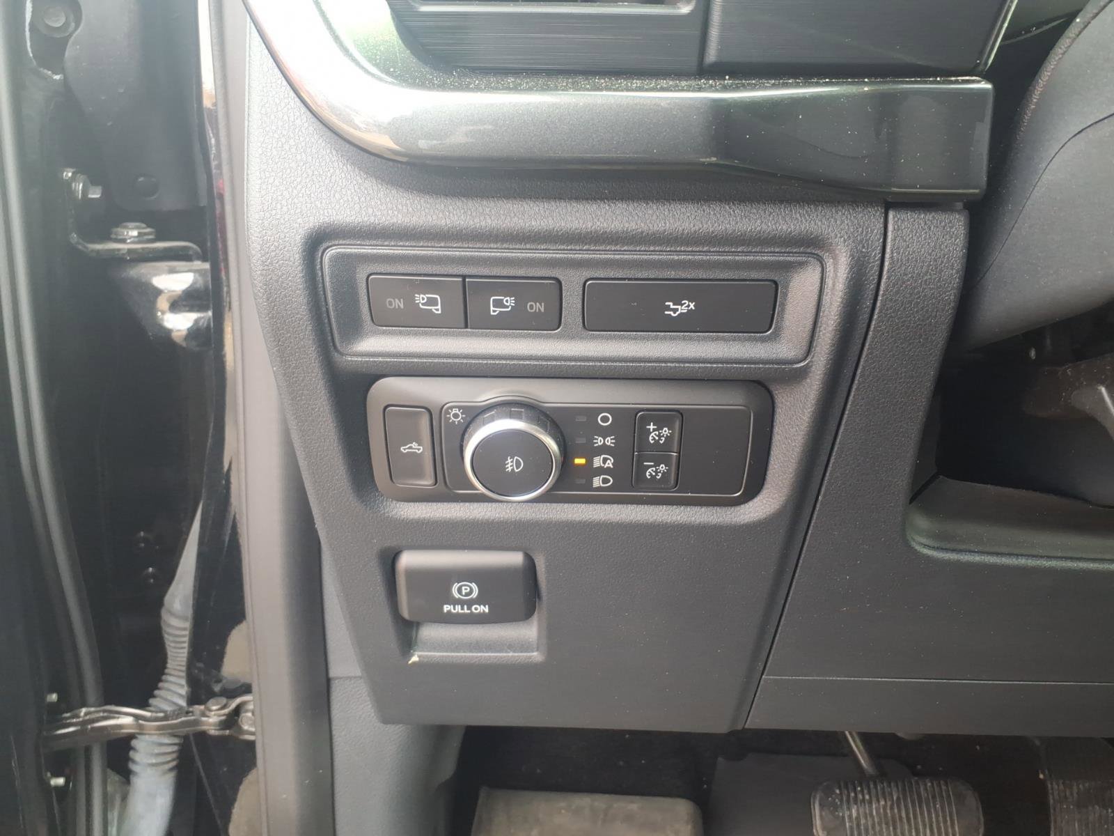 Certified 2022 Ford F150 XLT w/ Equipment Group 302A High image 13