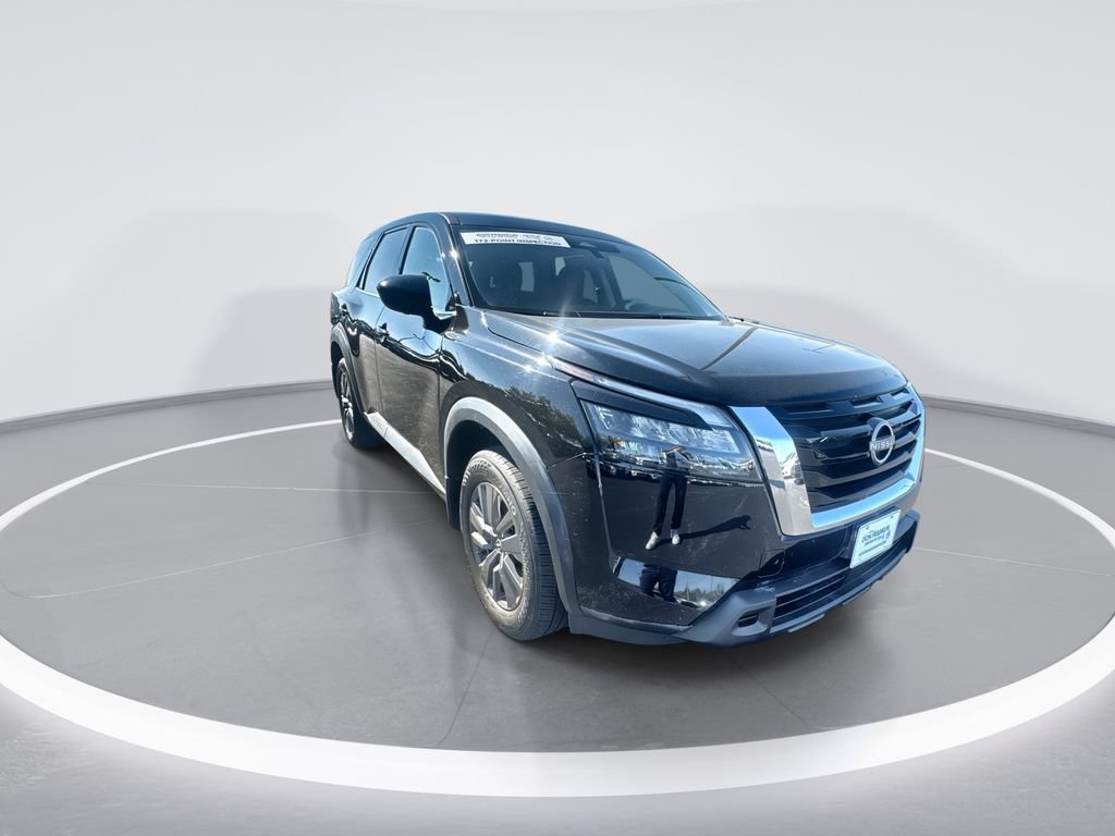 Used 2023 Nissan Pathfinder S AWD/4WD image 2