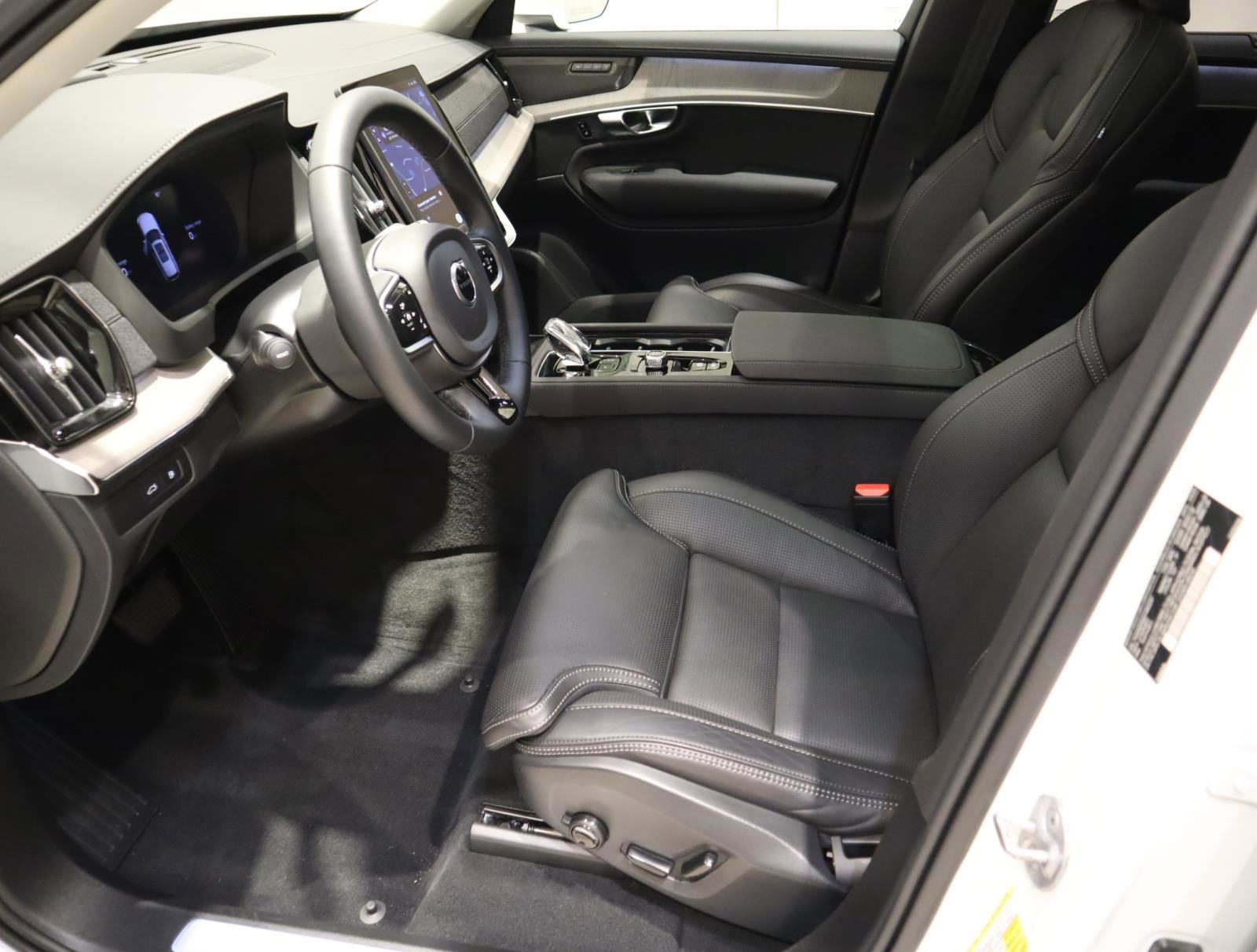 Used 2025 Volvo XC90 T8 Ultra w/ Protection Package Premier AWD/4WD image 21