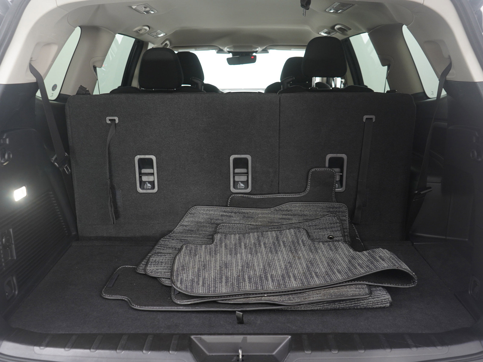 Used 2025 Subaru Ascent Premium image 11