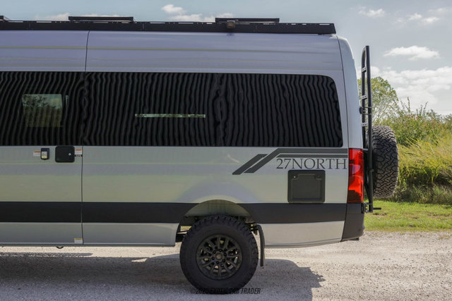 Used 2025 Mercedes-Benz Sprinter 2500 image 5