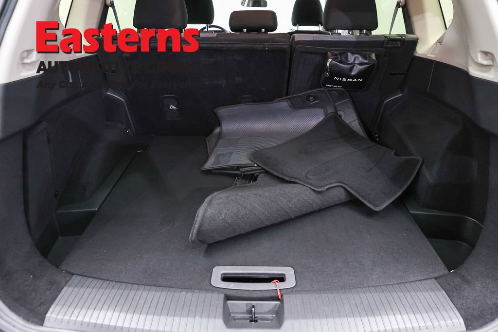 Used 2023 Nissan Rogue SV AWD/4WD image 9