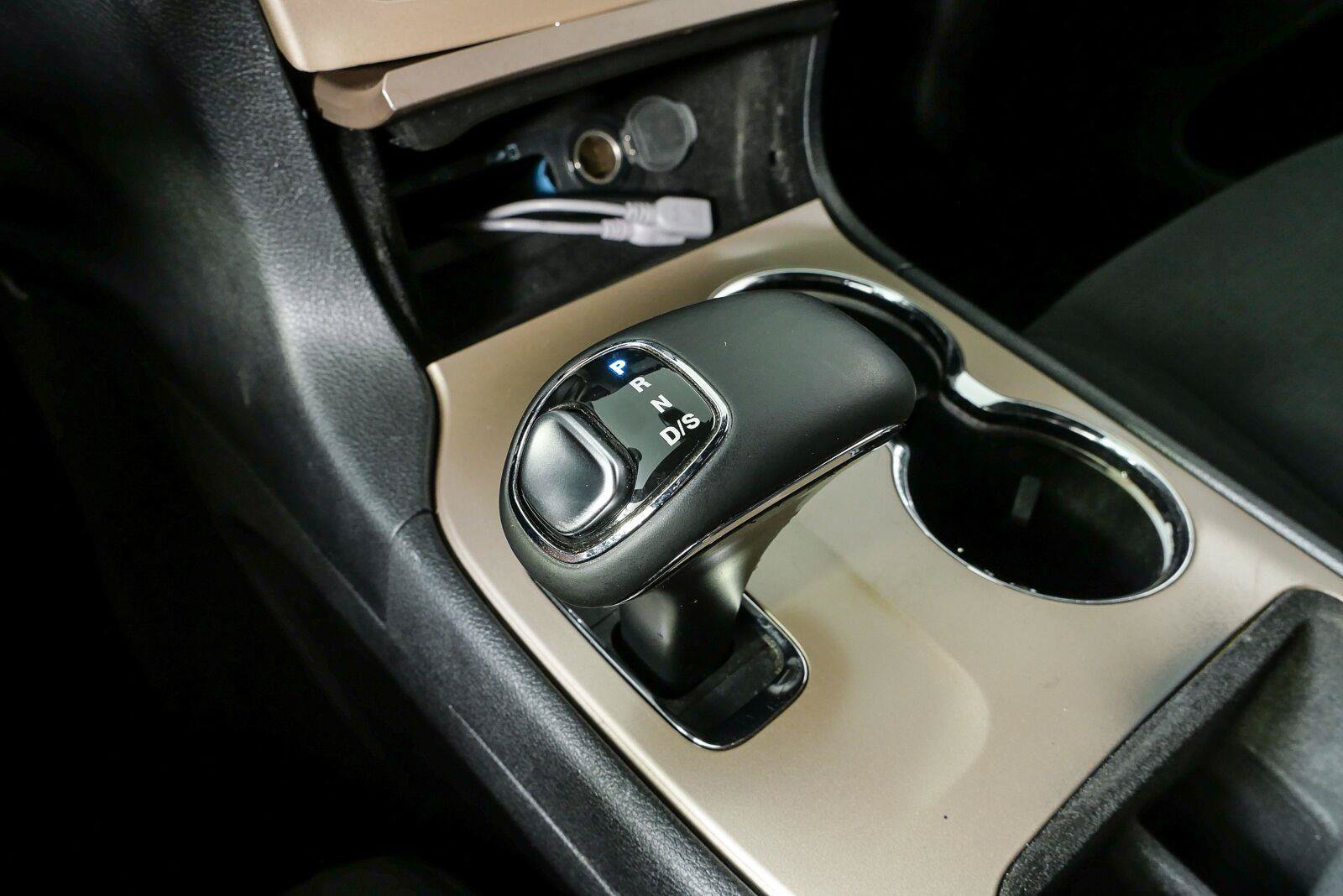 Used 2015 Jeep Grand Cherokee Laredo w/ Quick Order Package 23E RWD image 15